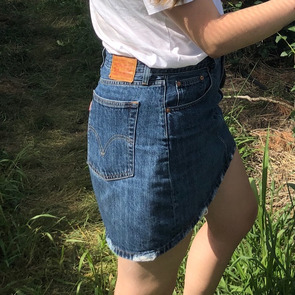 LEVI’S JEAN SHORT SKIRT - Picture 4 of 7